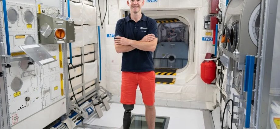 This former Paralympic athlete could become the 1st person with a physical disability to live in orbit