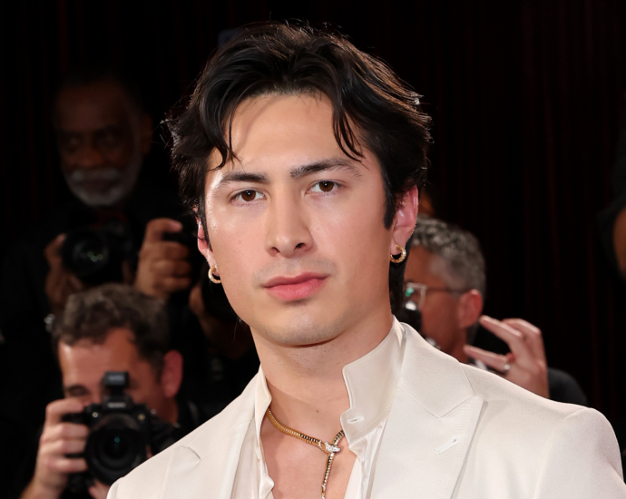 sources-close-to-hudson-williams-respond-to-resurfaced-swastika-photo