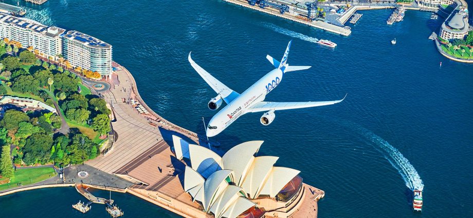 why-the-airbus-a350-1000-is-the-only-jet-that-can-fly-sydney-to-london-nonstop