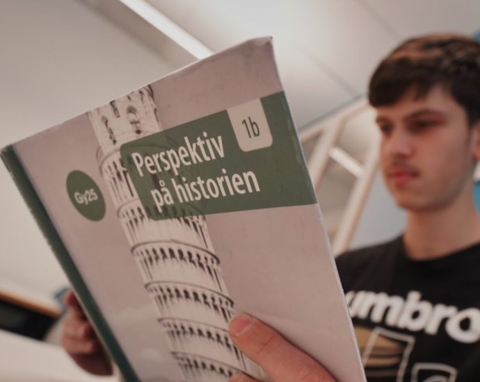 sweden-set-to-ban-mobile-phones-in-schools,-joining-trend-of-shelving-screens-for-students