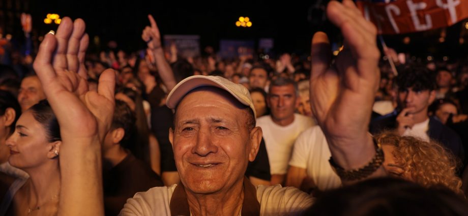 after-nagorno-karabakh,-armenians-vote-for-peace-over-nationalism
