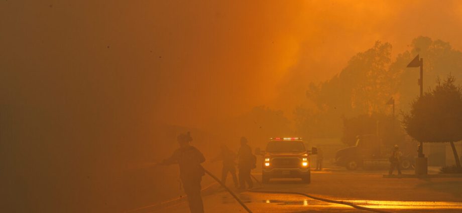 wildfires-are-reversing-years-of-us-air-quality-gains,-study-finds