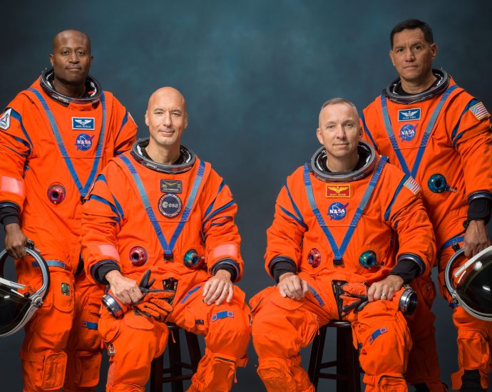 la-nasa-avanza-hacia-la-mision-artemis-iii-en-2027-y-anuncia-a-su-tripulacion