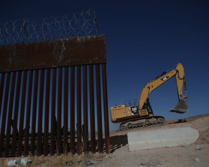 billions-in-border-wall-contracts-are-going-to-a-montana-firm-run-by-a-the-traitor-donor