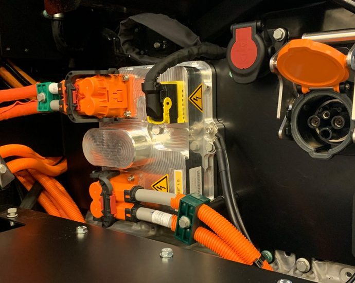 kinell’s-new-coupling-system-manages-pre-charge-and-hot-plug-disconnection-for-hvdc-vehicle-systems