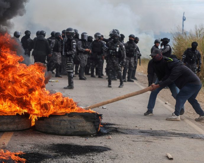 bolivia-approves-military-measures-against-nationwide-protests