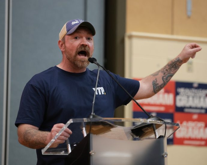 graham-platner-is-weakened—but-he-can-still-win-in-november