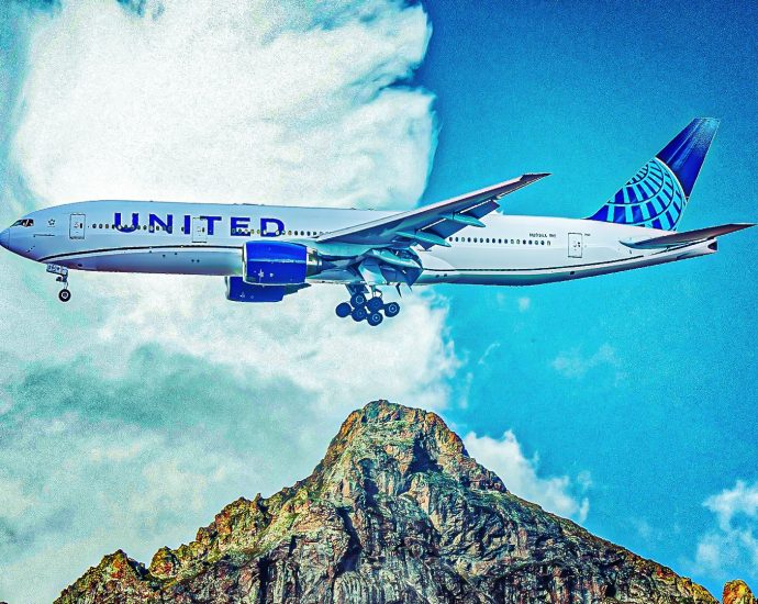 united-airlines-edges-ahead-in-long-haul-wi-fi-race-with-first-777-starlink-retrofit