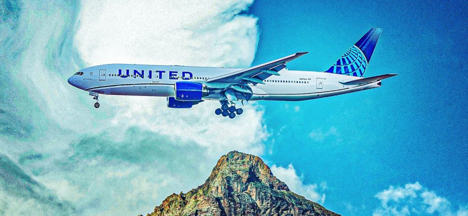 united-airlines-edges-ahead-in-long-haul-wi-fi-race-with-first-777-starlink-retrofit
