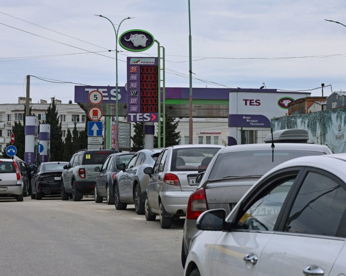 ukrainian-drones-strike-sevastopol-museum-and-key-russian-oil-refineries