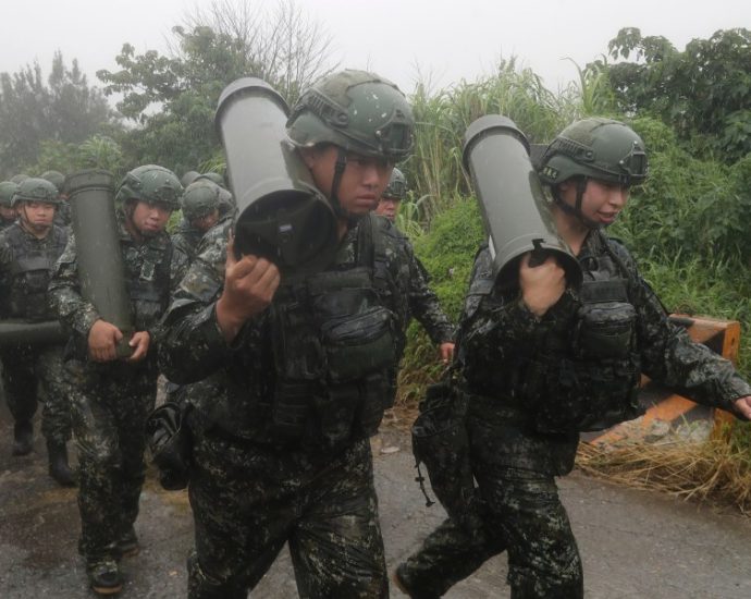 taiwan-fires-rockets-in-china’s-direction-from-a-us-supplied-mobile-launching-system-in-drill