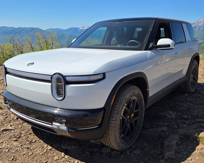 2027-rivian-r2:-will-a-smaller,-less-expensive-electric-suv-make-rivian-the-next-tesla?