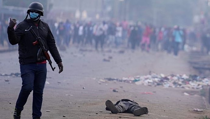 deadly-clashes-in-kenya-as-protesters-fight-us-ebola-quarantine-facility