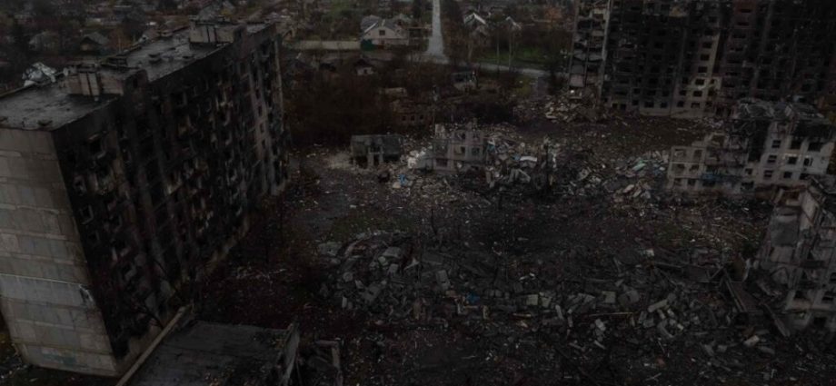 kostiantynivka-is-one-of-ukraine’s-“fortress-belt-cities”-russia-demands.-it-may-fall-by-end-of-summer-2026,-says-observer