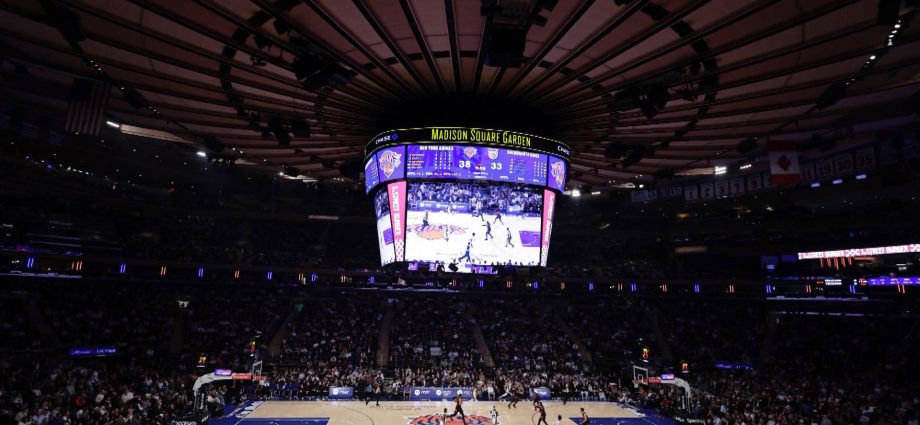 the-shocking-secrets-of-msg’s-surveillance-machine:-noah-shachtman-on-knicks’-owner-james-dolan