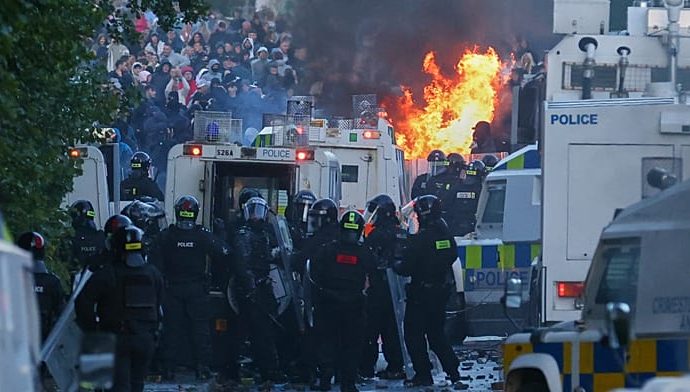 clashes-erupt-as-police-use-water-cannon-near-belfast