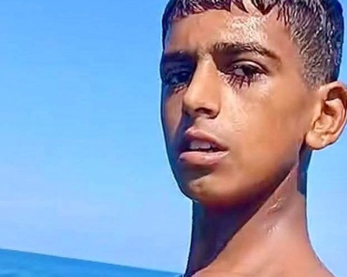 video-shows-gaza-teen-fisherman-before-israeli-forces-killed-him-at-sea