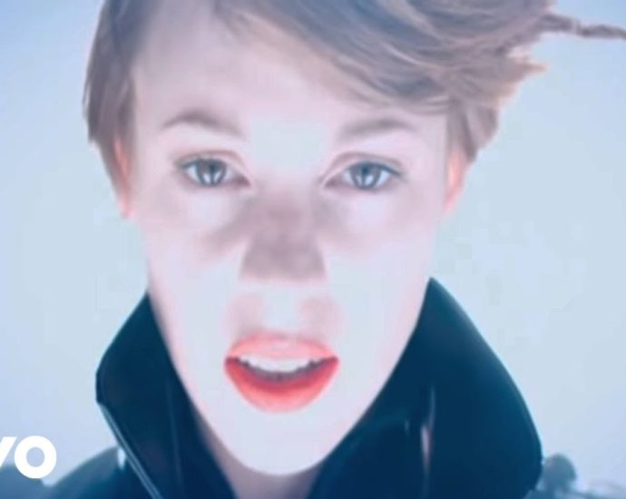 jennifer-an-details-alleged-2009-choking-by-kanye-west-on-la-roux-set-as-court-filing-cites-“horrific”-messages