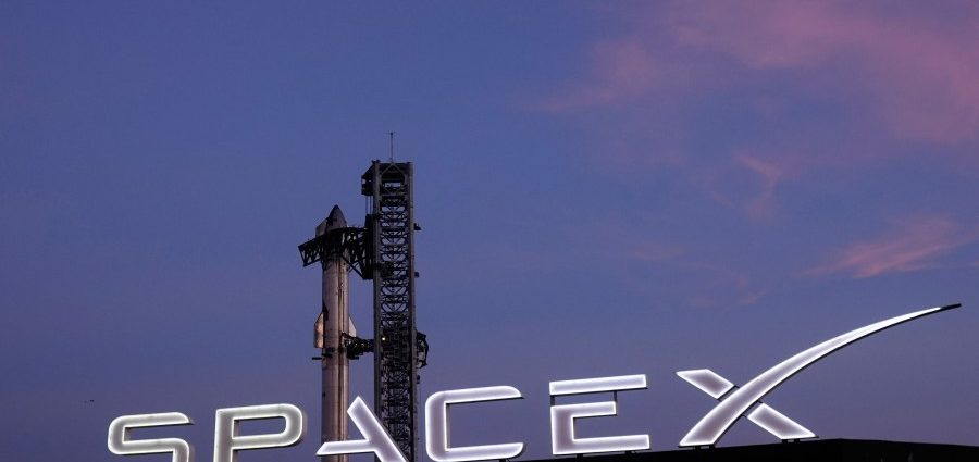 elon-musk’s-spacex-is-about-to-make-its-debut-on-wall-street