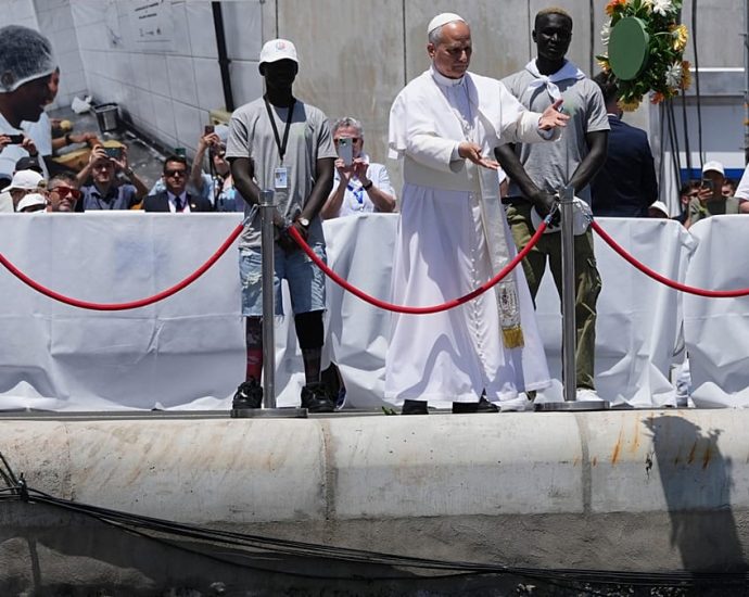 pope-leo-xiv-casts-wreath-into-sea-in-memory-of-migrants-lost-on-atlantic-route