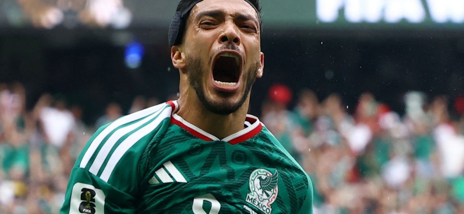 jimenez-and-quinones-net-as-mexico-beat-south-africa-in-world-cup-opener