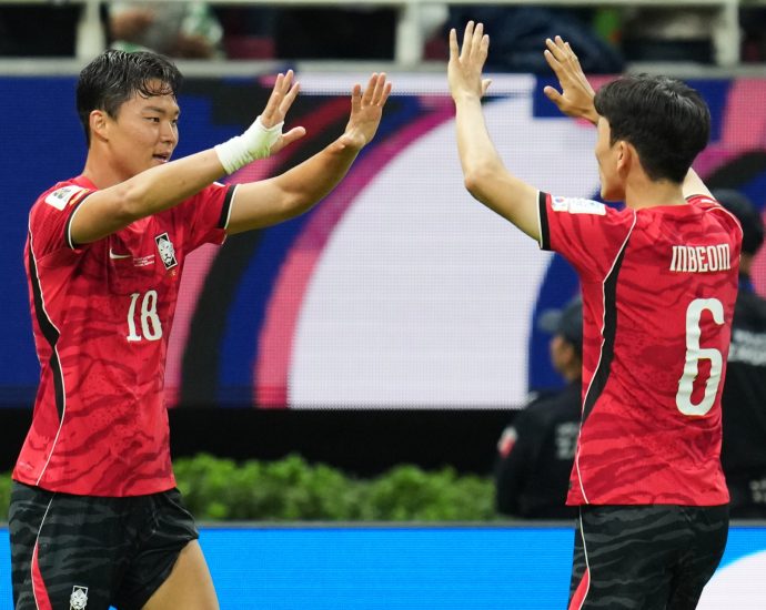 south-korea-rally-to-beat-czechia-2-1-on-world-cup-opening-day