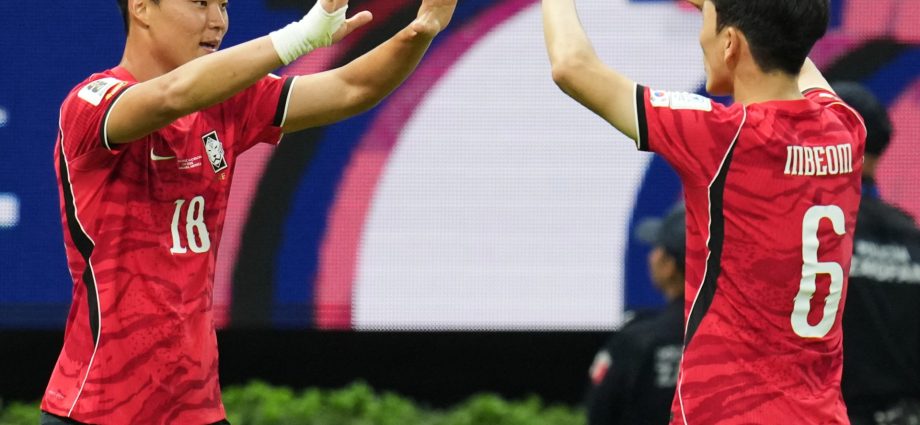 south-korea-rally-to-beat-czechia-2-1-on-world-cup-opening-day