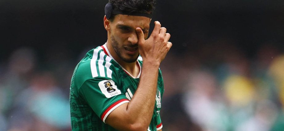 el-gol-y-las-lagrimas-de-raul-jimenez-son-lo-mejor-de-dia