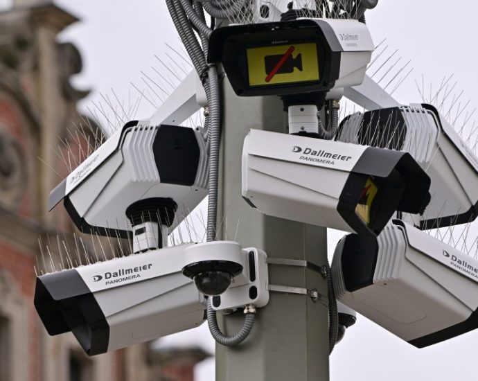 man-sues-agencies-after-alleged-unlawful-arrest-from-ai-error