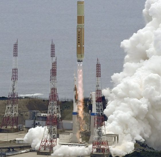 japan’s-struggling-flagship-h3-rocket-returns-to-flight-with-the-debut-of-a-low-cost-variant