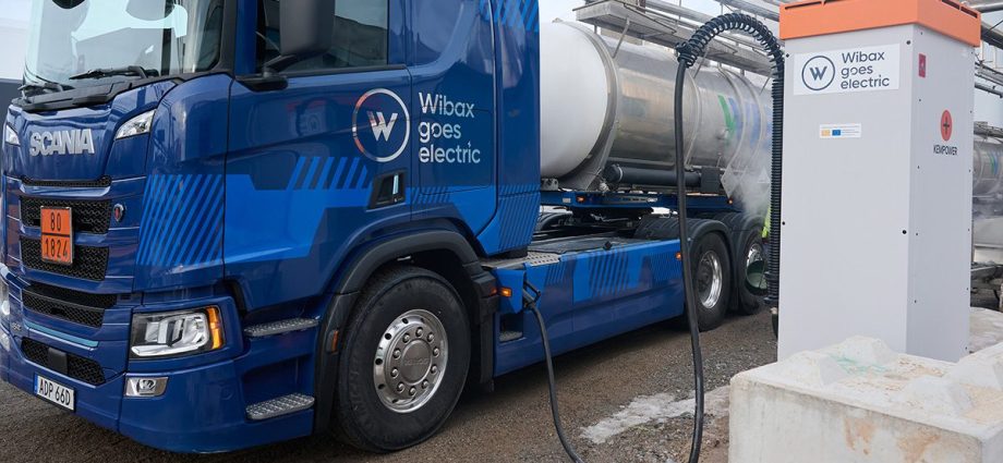 scania-sells-105-electric-trucks-to-swedish-chemical-firm