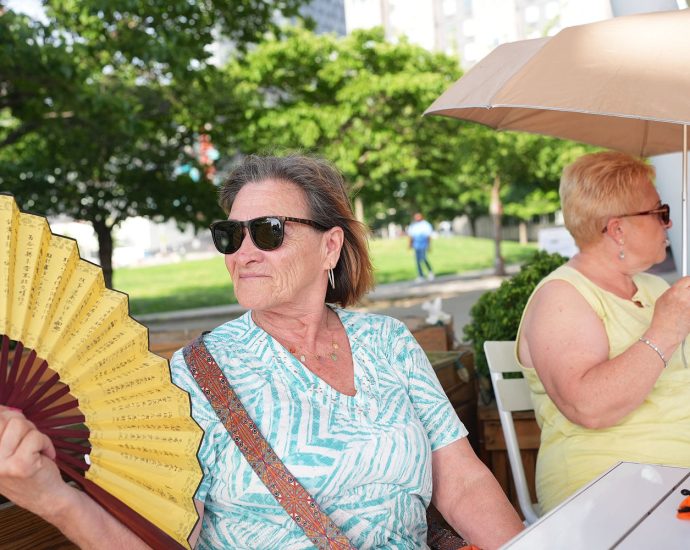 severe-storms-creep-across-the-us.-as-intense-heat-plagues-the-coasts