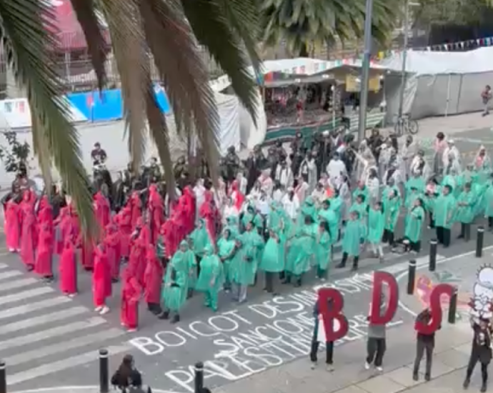 activists-form-human-palestine-flag-at-world-cup-opener-in-mexico-city