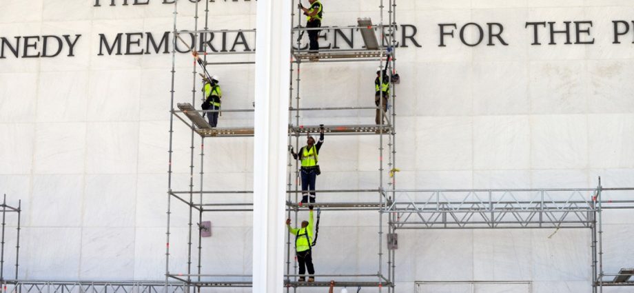 judge-keeps-order-in-place-to-remove-the-traitor’s-name-from-kennedy-center