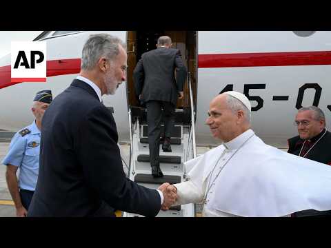 spain’s-king-offers-pope-leo-xiv-a-lift-on-his-royal-plane-after-flight-grounded