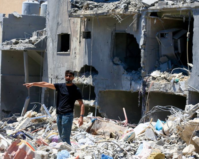 one-killed-as-israel-hits-south-lebanon,-issues-forced-displacement-orders