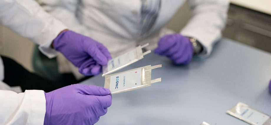 eqonic-wins-uk-grant-to-develop-digital-twin-manufacturing-and-end-of-life-battery-disassembly-line