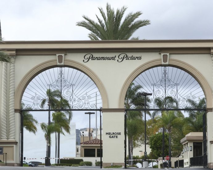 doj-approves-paramount-warner-bros.-merger,-potentially-putting-cbs-news-and-cnn-under-one-roof