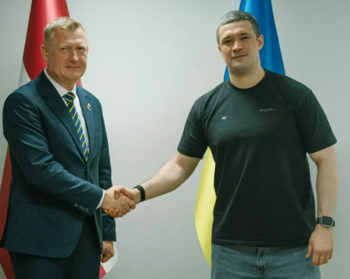 ukraine-to-supply-nato-ally-latvia-with-strike-drones,-ground-robots,-naval-systems