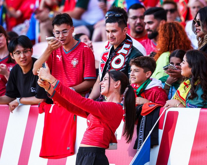 the-us-is-requiring-foreign-influencers-to-get-work-visas-for-the-2026-world-cup