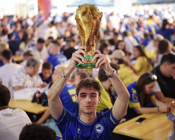 ‘take-me-to-america’:-bosnia-unites-behind-viral-anthem-in-its-world-cup-return