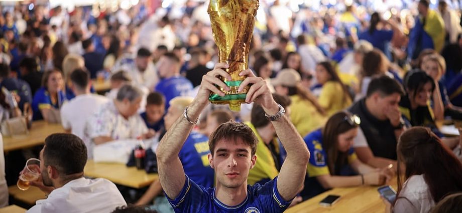 ‘take-me-to-america’:-bosnia-unites-behind-viral-anthem-in-its-world-cup-return