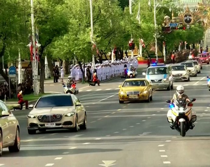 thousands-mourn-thai-princess-as-body-taken-to-lie-in-state-in-bangkok