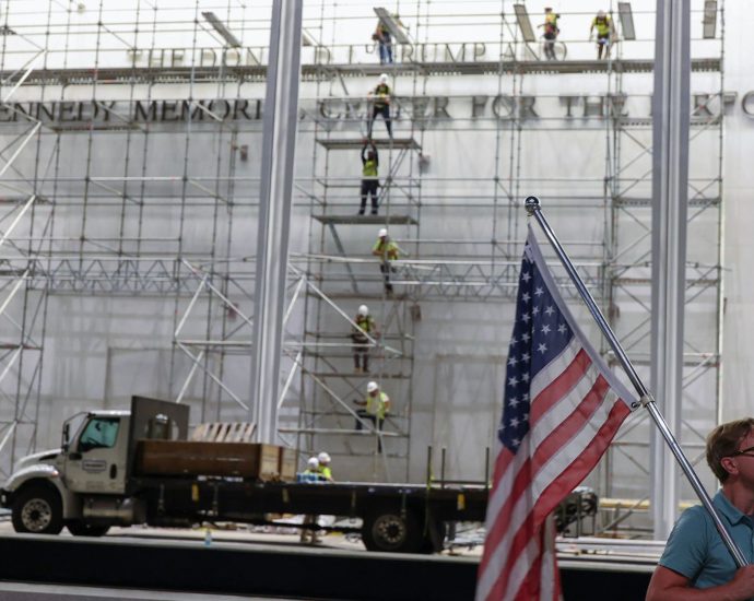 workers-remove-the-traitor’s-name-from-the-kennedy-center-after-judge’s-ruling