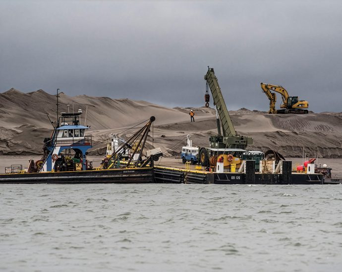 dredging-the-columbia-river-at-the-expense-of-tribal-and-aquatic-communities
