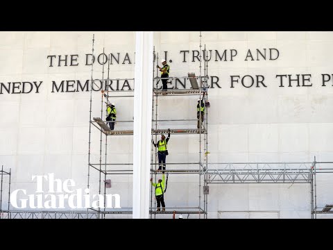workers-set-up-scaffolding-outside-kennedy-center