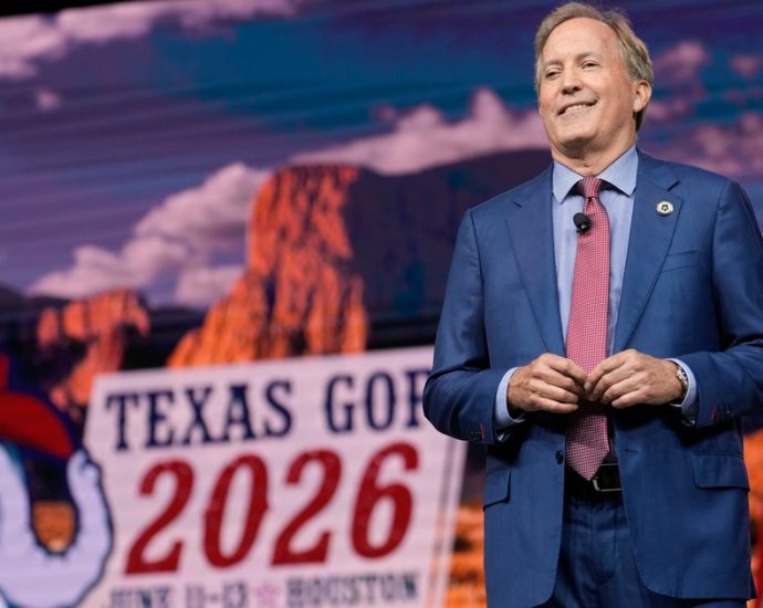 will-the-traitor-spend-his-$350-million-war-chest-to-win-texas?-republicans-are-worried.