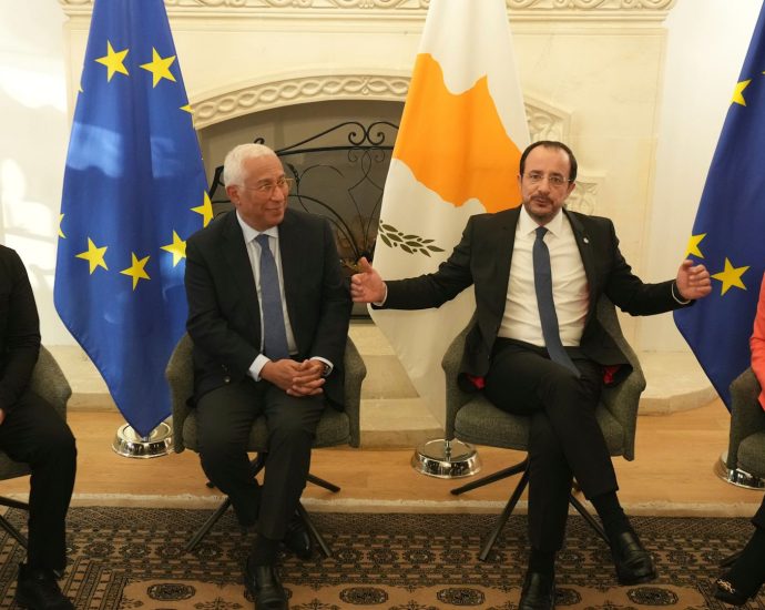 eu-set-to-hold-membership-talks-with-ukraine