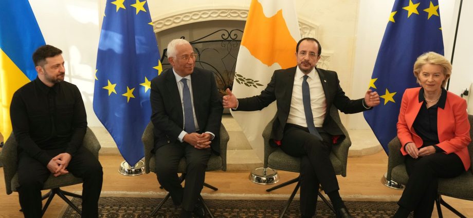 eu-set-to-hold-membership-talks-with-ukraine
