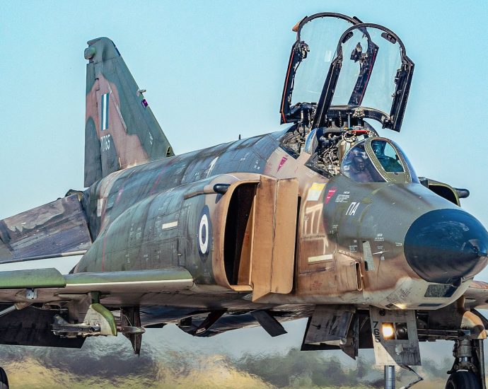 the-f-4-phantom’s-raw-power-is-exactly-why-60-years-later-no-modern-jet-has-fully-replaced-it
